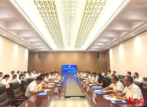 錫林郭勒盟工會(huì)召開(kāi)現(xiàn)場(chǎng)會(huì) 深化產(chǎn)業(yè)工人隊(duì)伍建設(shè)改革與廠(chǎng)務(wù)公開(kāi)民主管理